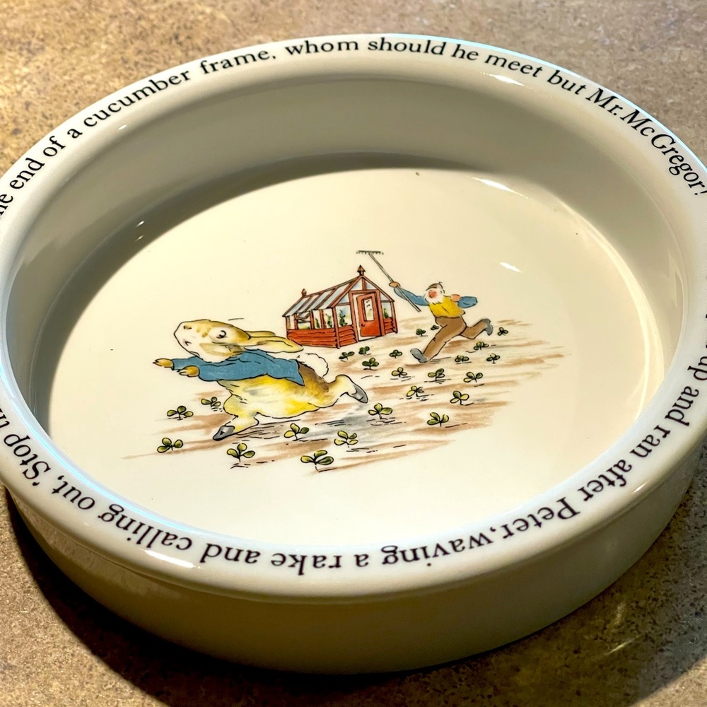 Vintage WEDGEWOOD Child’s Bowl.. BEATRIX POTTER’s PETER RABBIT!  🐰❤️
